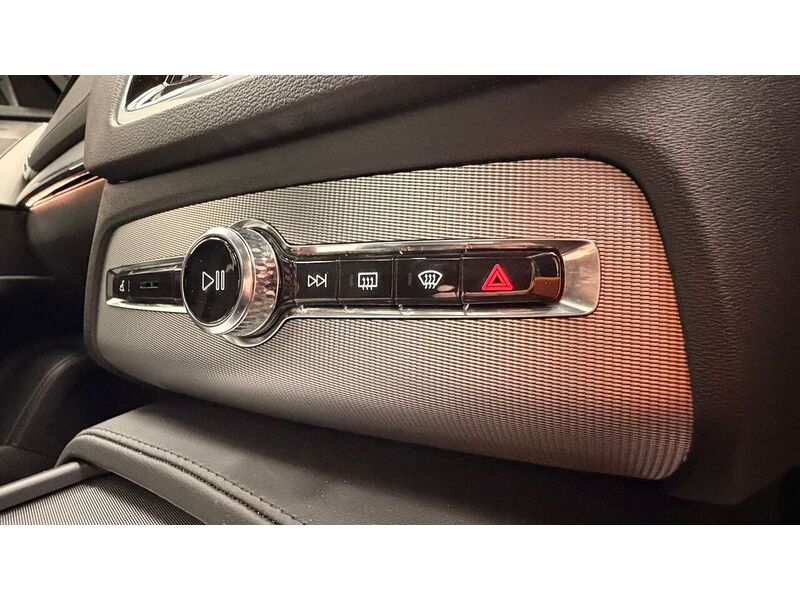 Volvo XC90 B5 MHEV Plus - U400059509