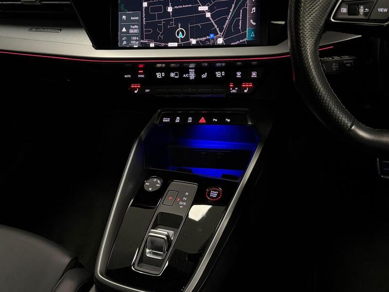 Audi S3 TFSI Black Edition - U400059518