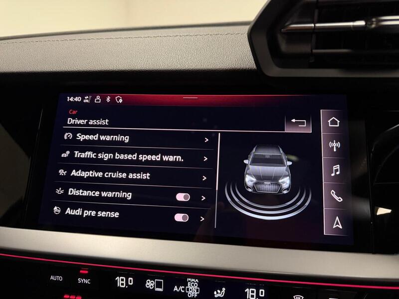 Audi S3 TFSI Black Edition - U400059518