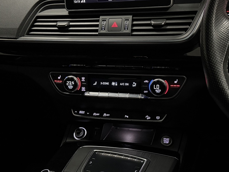 Audi Q5 TFSI Black Edition - U400059528