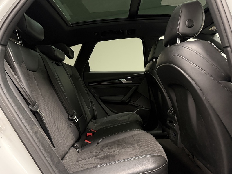 Audi Q5 TFSI Black Edition - U400059528
