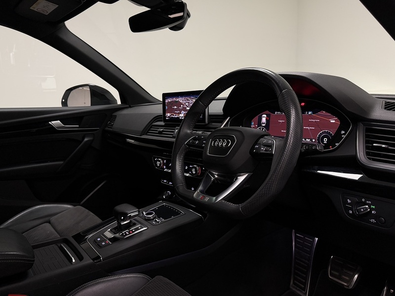 Audi Q5 TFSI Black Edition - U400059528