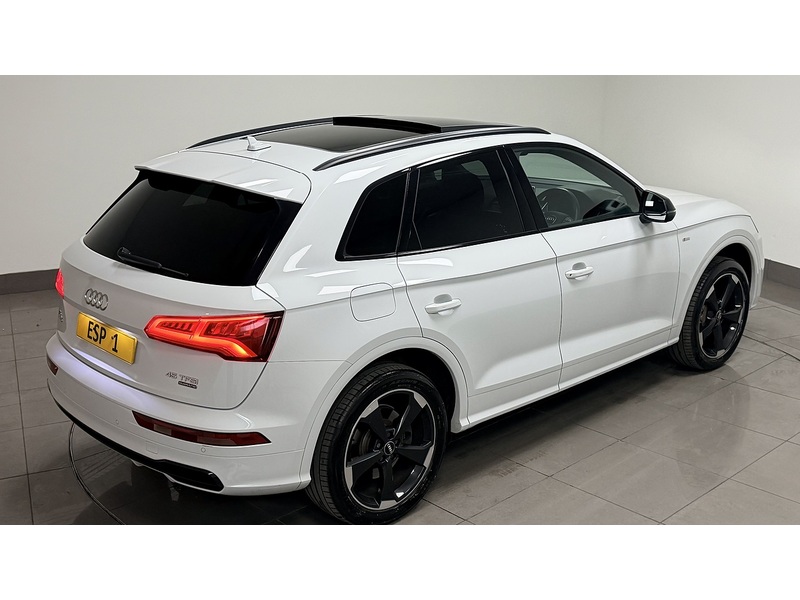 Audi Q5 TFSI Black Edition - U400059528