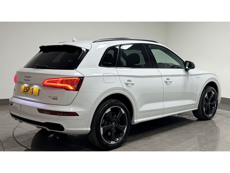 Audi Q5 TFSI Black Edition - U400059528