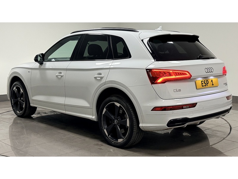Audi Q5 TFSI Black Edition - U400059528