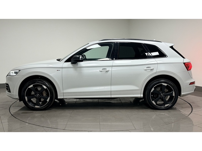 Audi Q5 TFSI Black Edition - U400059528