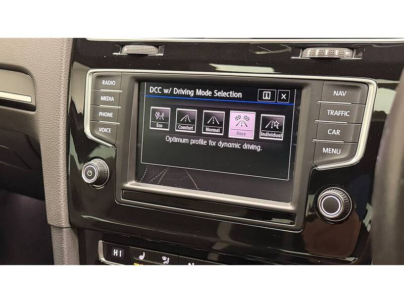 Volkswagen Golf TSI BlueMotion Tech R - U400059538