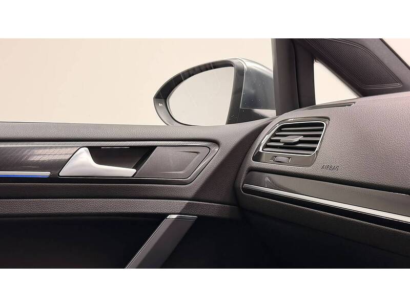 Volkswagen Golf TSI BlueMotion Tech R - U400059538