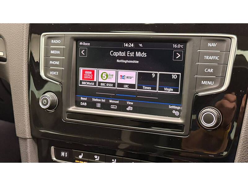 Volkswagen Golf TSI BlueMotion Tech R - U400059538