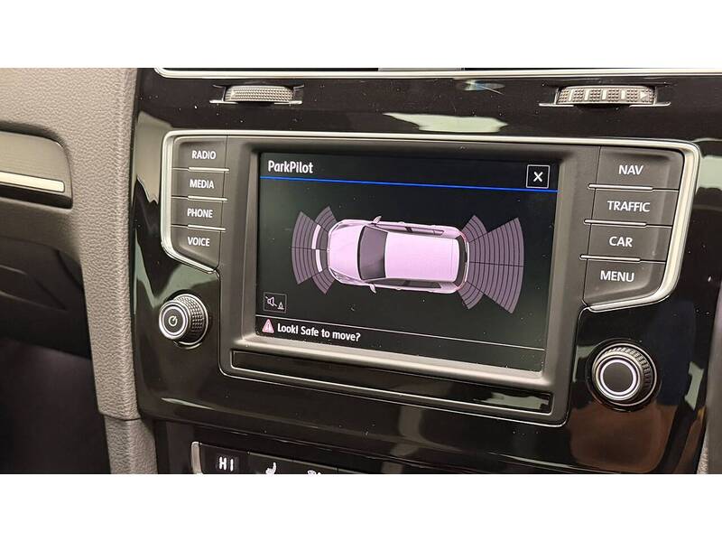 Volkswagen Golf TSI BlueMotion Tech R - U400059538