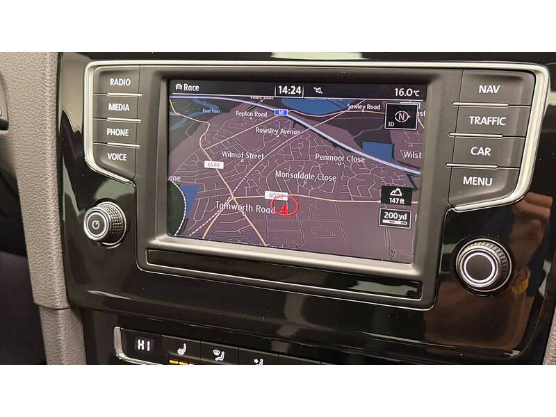 Volkswagen Golf TSI BlueMotion Tech R - U400059538