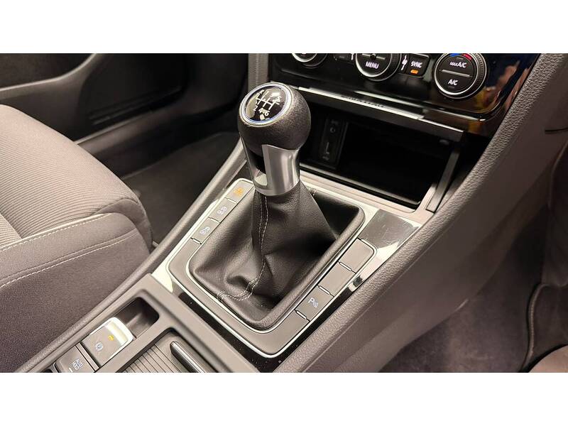 Volkswagen Golf TSI BlueMotion Tech R - U400059538