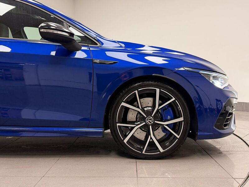 Volkswagen Golf TSI R - U400059540