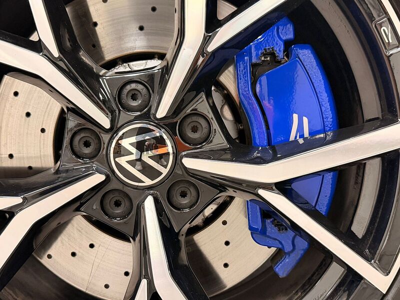 Volkswagen Golf TSI R - U400059540