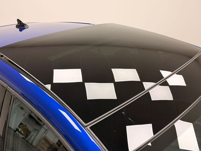 Volkswagen Golf TSI R - U400059540