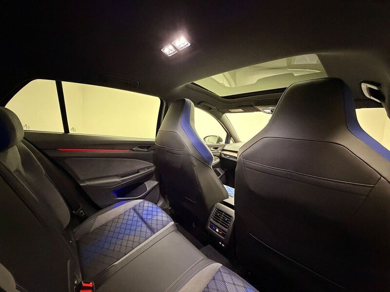 Volkswagen Golf TSI R - U400059540