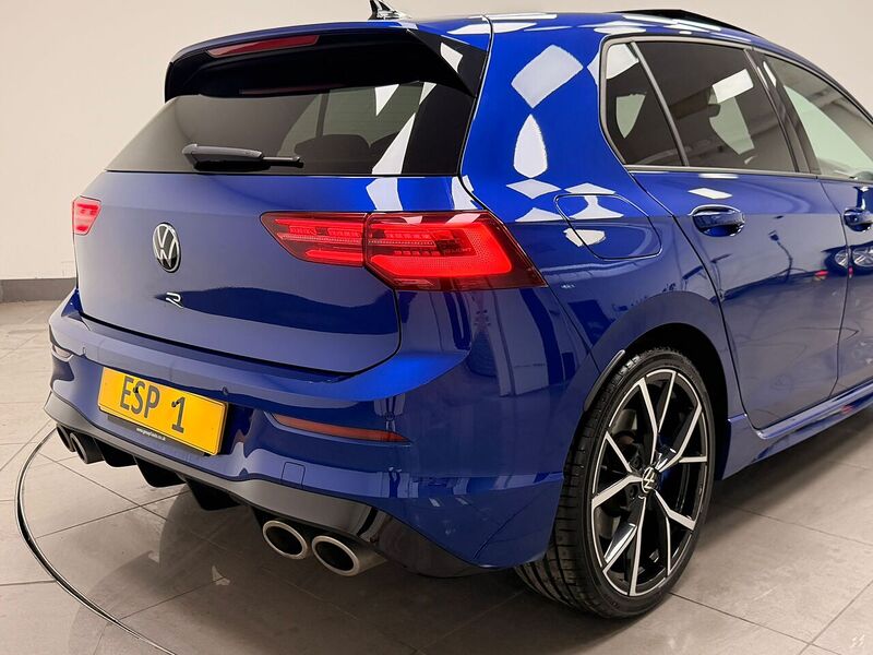 Volkswagen Golf TSI R - U400059540