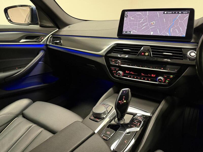 BMW 5 Series 530d MHT M Sport - U400059548