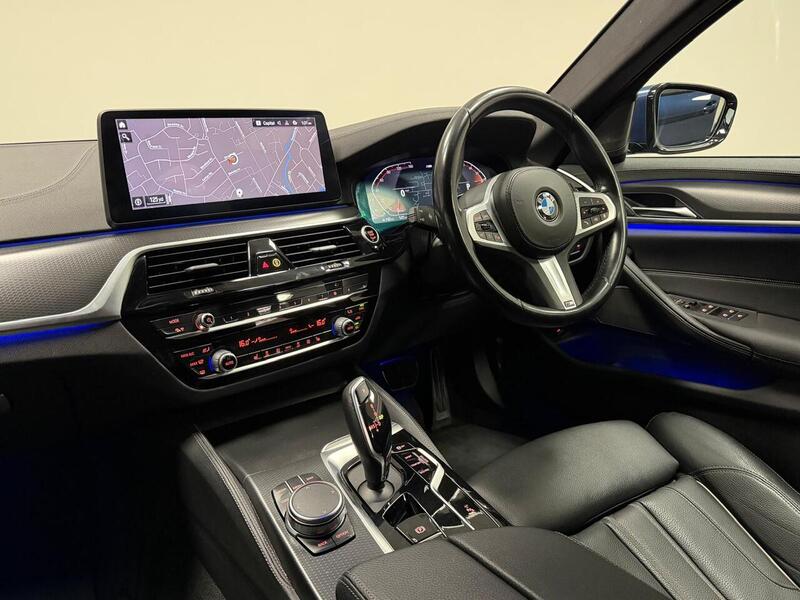 BMW 5 Series 530d MHT M Sport - U400059548