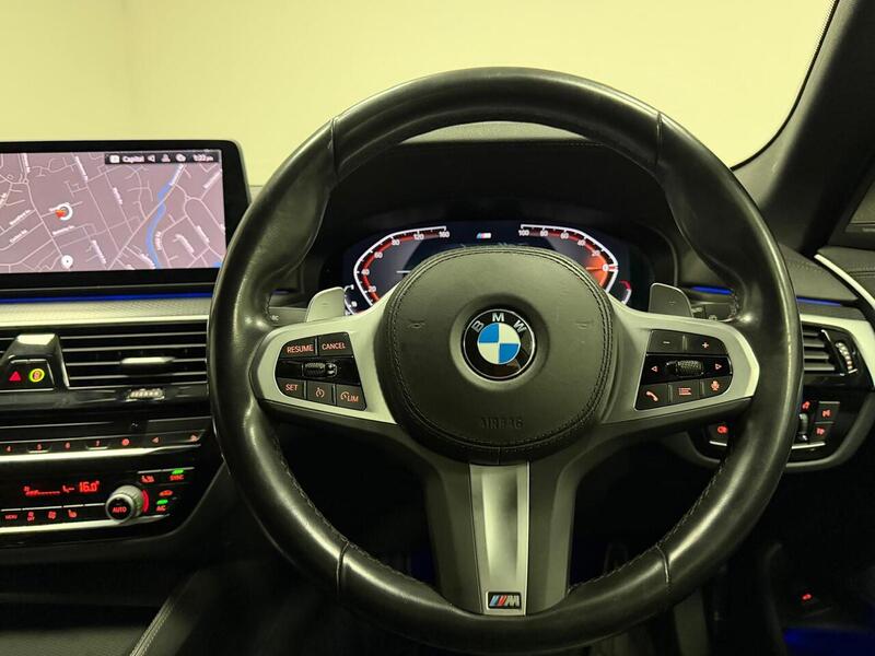 BMW 5 Series 530d MHT M Sport - U400059548