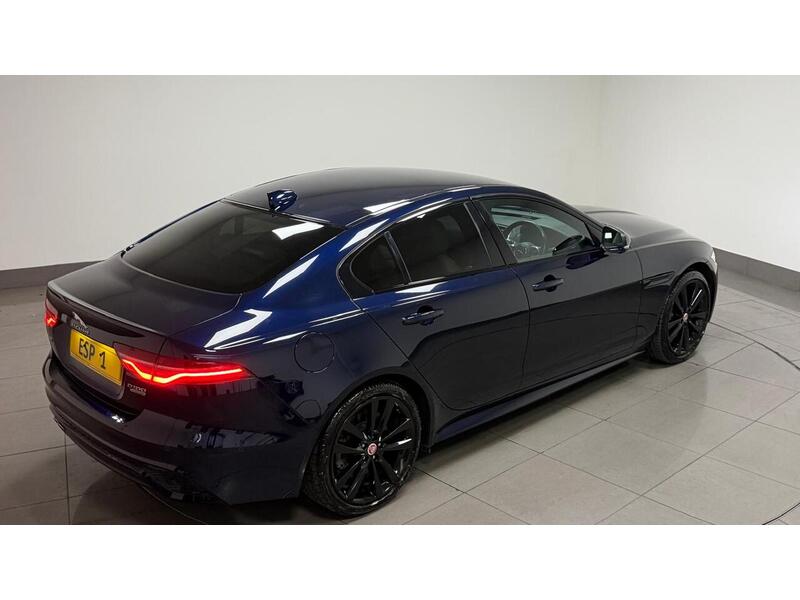 Jaguar XE D180 R-Dynamic SE - U400059549