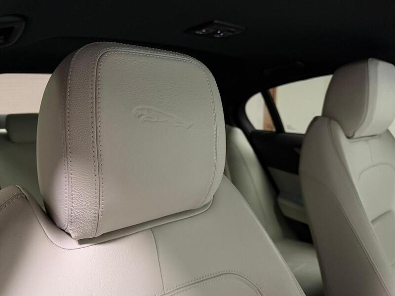 Jaguar XE D180 R-Dynamic SE - U400059549