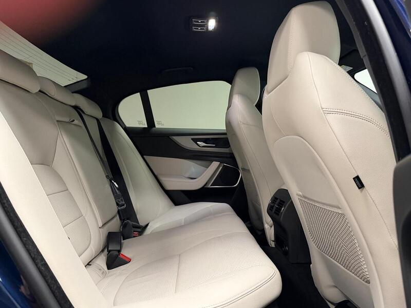 Jaguar XE D180 R-Dynamic SE - U400059549
