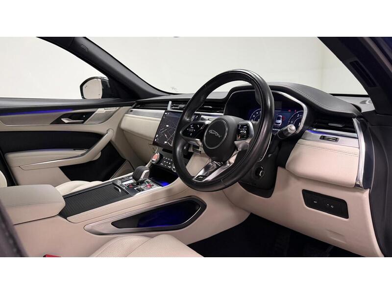 Jaguar F-PACE D200 MHEV R-Dynamic SE - U400059554
