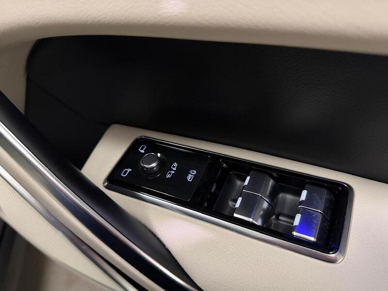Jaguar F-PACE D200 MHEV R-Dynamic SE - U400059554