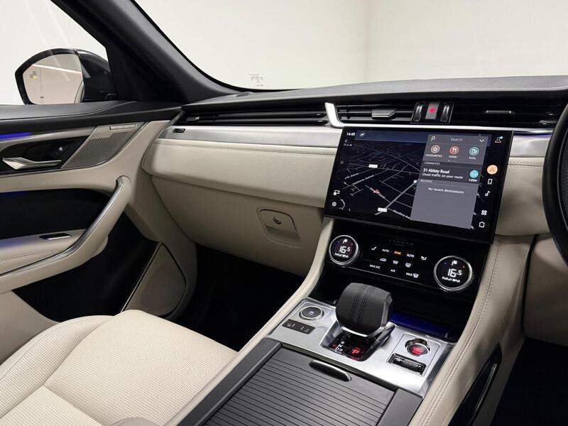 Jaguar F-PACE D200 MHEV R-Dynamic SE - U400059554