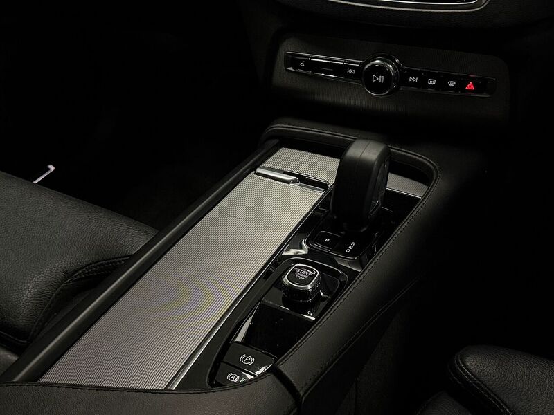 Volvo XC90 B5 MHEV Plus - U400059566