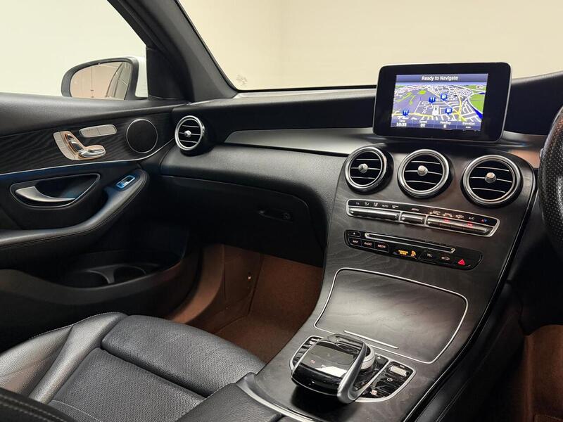 Mercedes-Benz GLC GLC220d AMG Line - U400059571