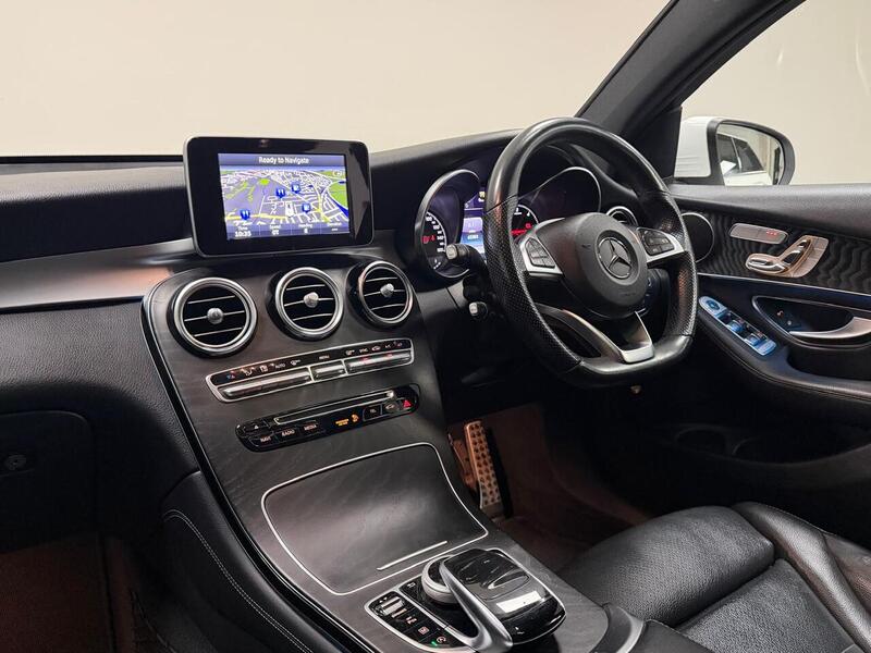 Mercedes-Benz GLC GLC220d AMG Line - U400059571