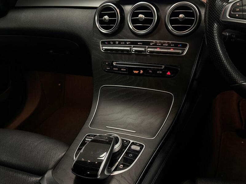 Mercedes-Benz GLC GLC220d AMG Line - U400059571