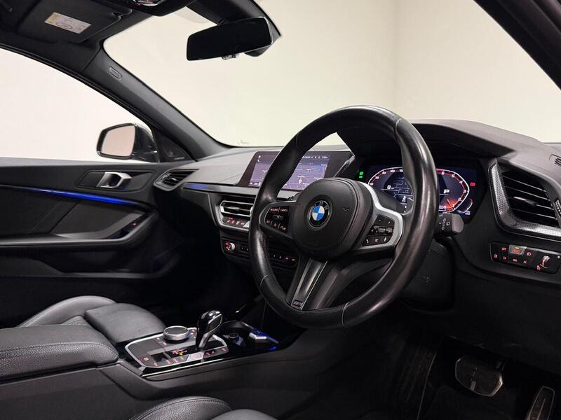 BMW 1 Series M135i - U400059575