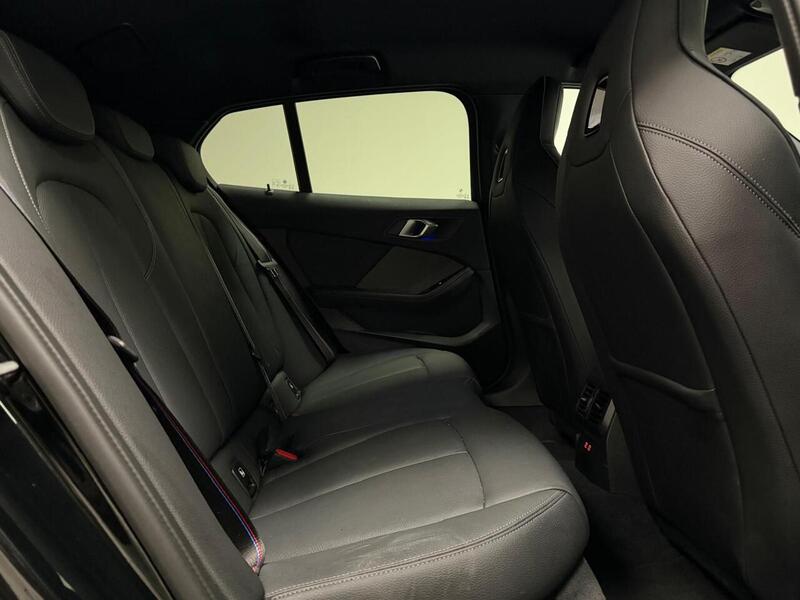 BMW 1 Series M135i - U400059575
