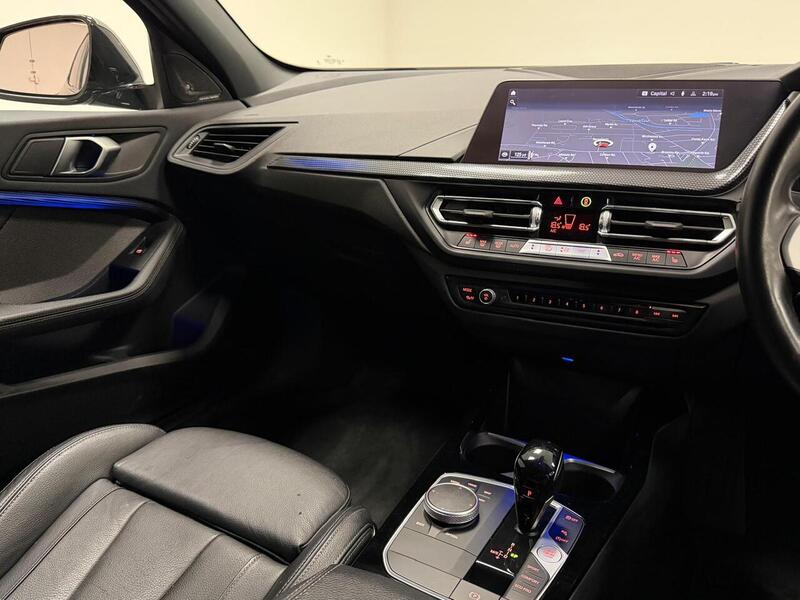 BMW 1 Series M135i - U400059575
