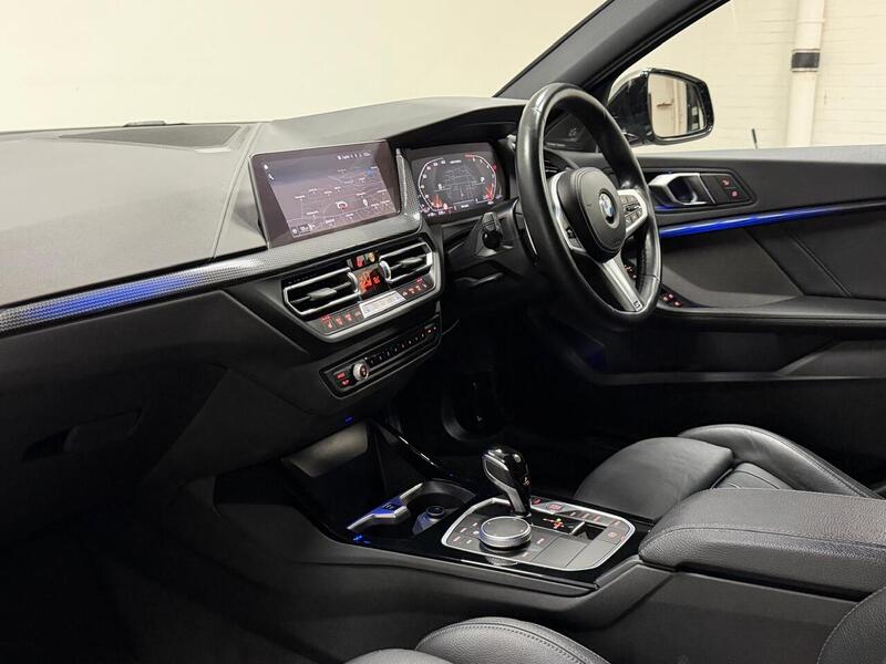 BMW 1 Series M135i - U400059575