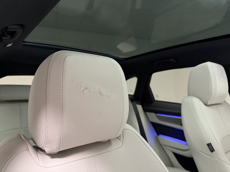 Jaguar F-PACE D200 MHEV R-Dynamic SE Black - U400059580
