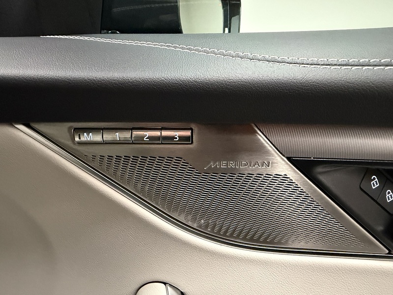 Jaguar F-PACE D200 MHEV R-Dynamic SE Black - U400059580