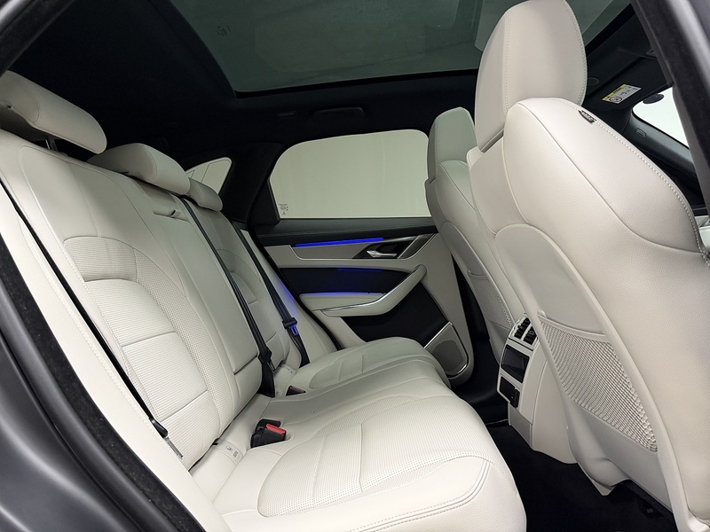 Jaguar F-PACE D200 MHEV R-Dynamic SE Black - U400059580