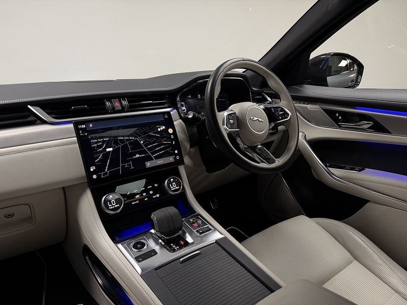Jaguar F-PACE D200 MHEV R-Dynamic SE Black - U400059580