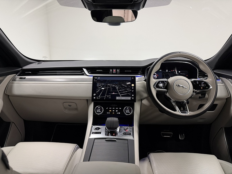 Jaguar F-PACE D200 MHEV R-Dynamic SE Black - U400059580