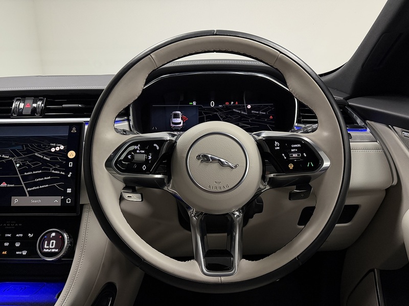Jaguar F-PACE D200 MHEV R-Dynamic SE Black - U400059580