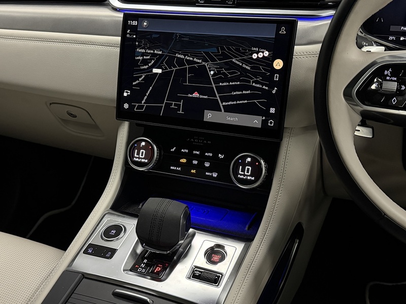 Jaguar F-PACE D200 MHEV R-Dynamic SE Black - U400059580