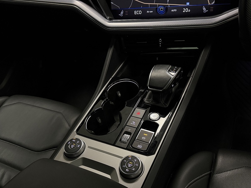 Volkswagen Touareg TDI V6 Black Edition - U400059581