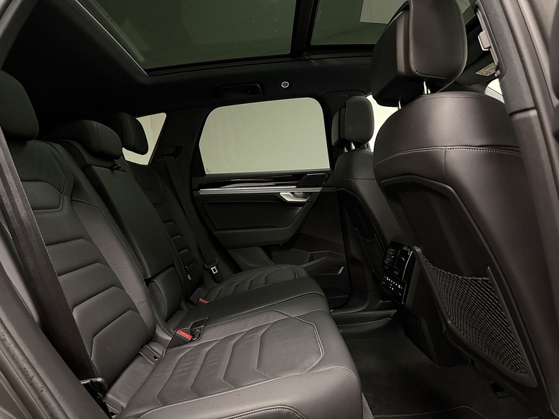 Volkswagen Touareg TDI V6 Black Edition - U400059581