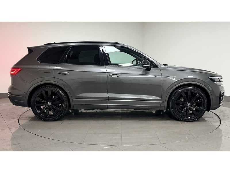 Volkswagen Touareg TDI V6 Black Edition - U400059581