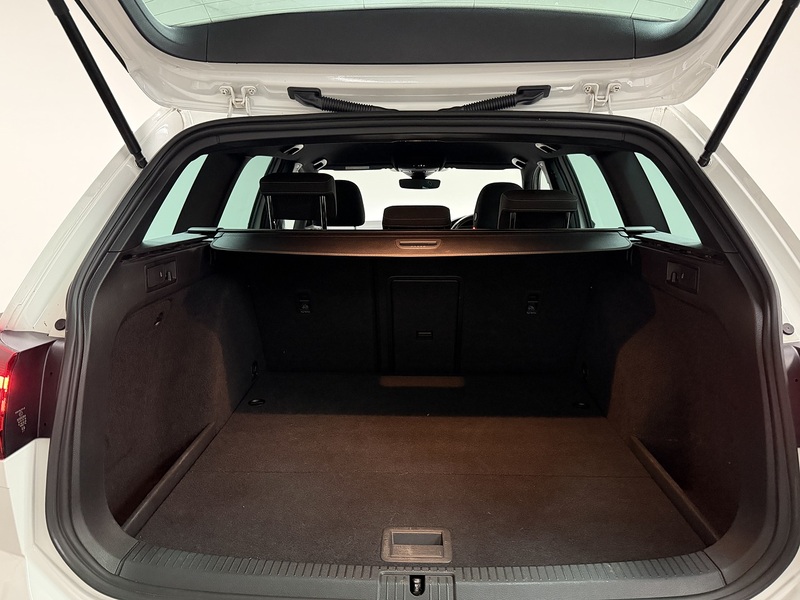 Volkswagen Golf TSI R - U400059582