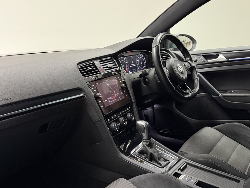 Volkswagen Golf TSI R - U400059582